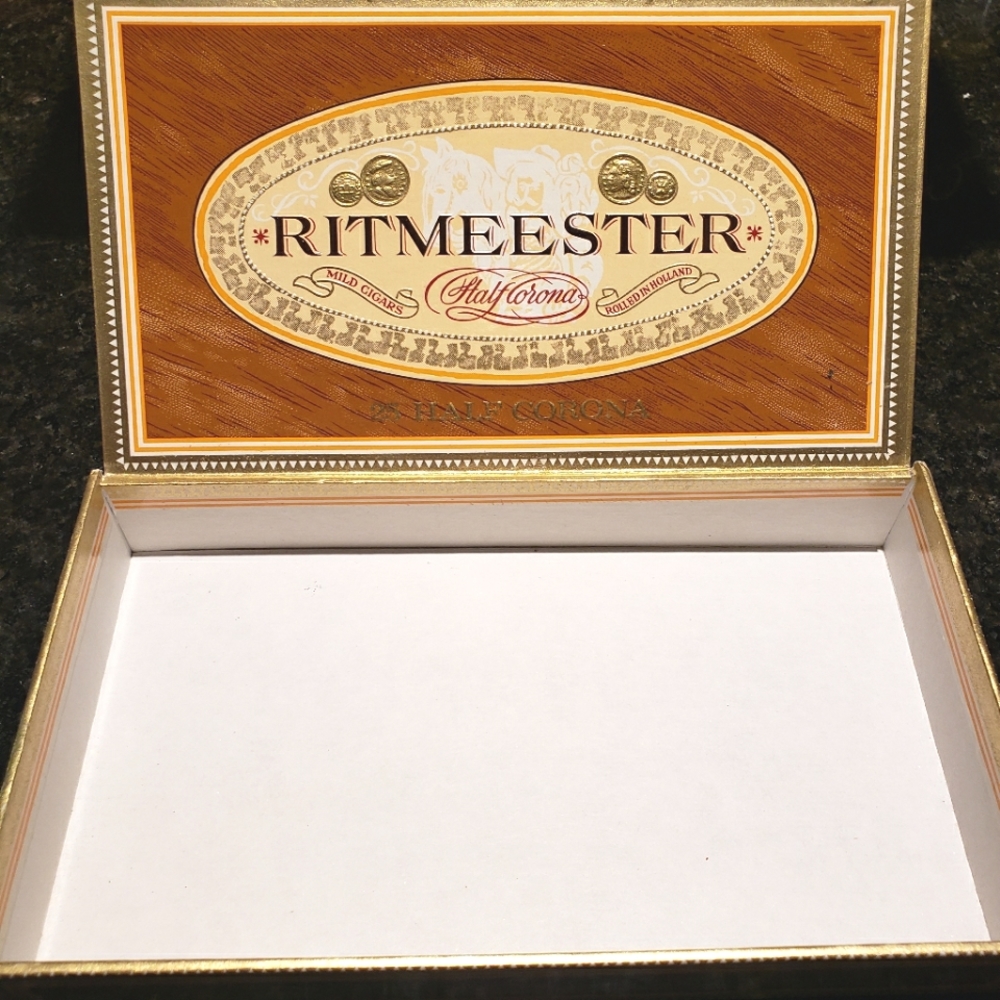 Ritmeester cigar box.